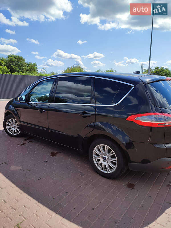 Минивэн Ford S-Max 2010 в Сарнах Минивэн Ford S-Max 2010 в Сарнах