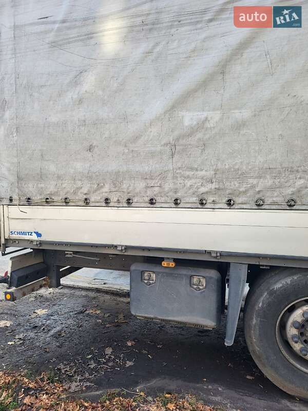 Бортовой полуприцеп Schmitz Cargobull S01 2007 в Днепре