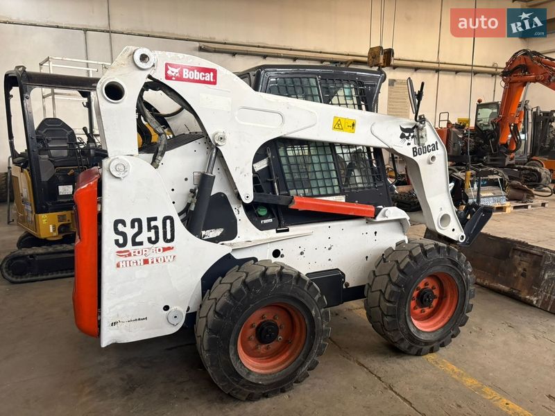 Міні-вантажник Bobcat S250 2005 в Луцьку