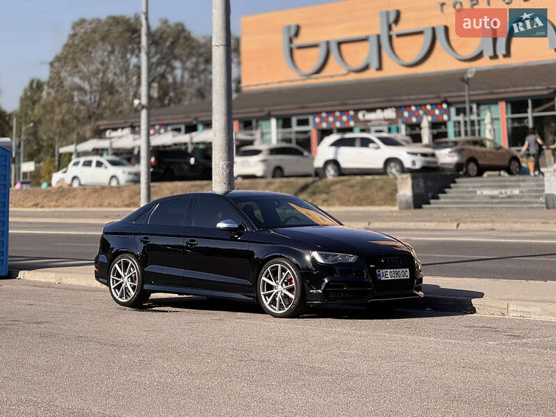 Седан Audi S3 2016 в Днепре