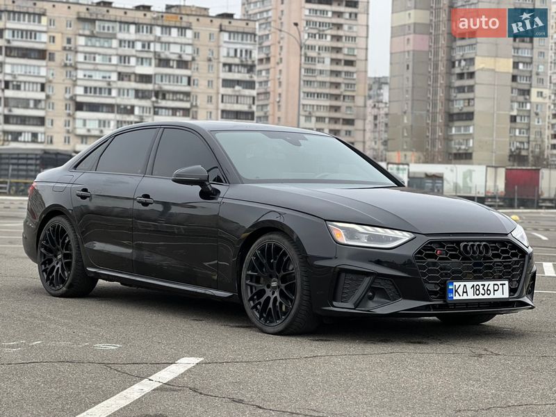 Седан Audi S4 2022 в Киеве