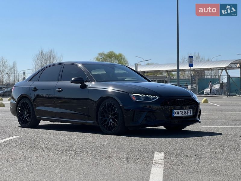 Седан Audi S4 2022 в Киеве