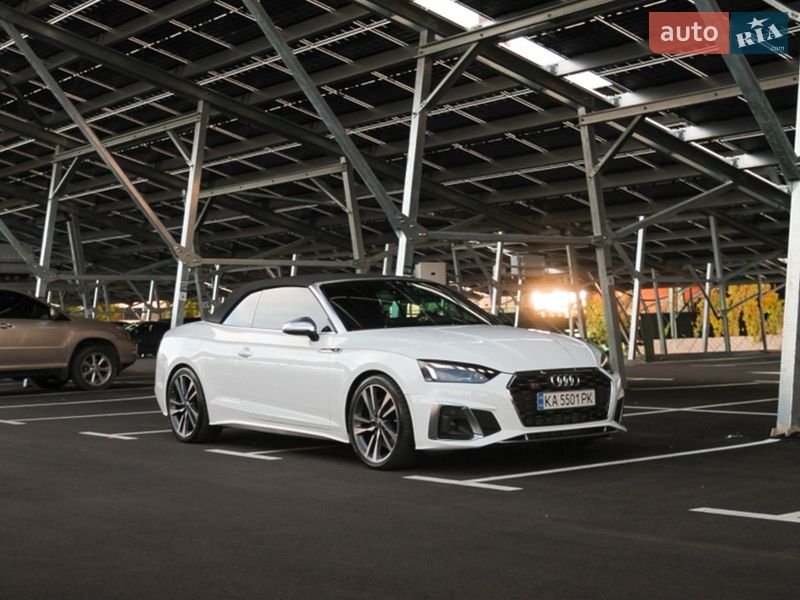 Кабриолет Audi S5 2022 в Киеве