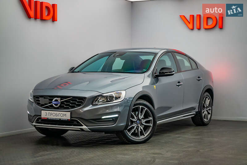Седан Volvo S60 Cross Country 2018 в Киеве