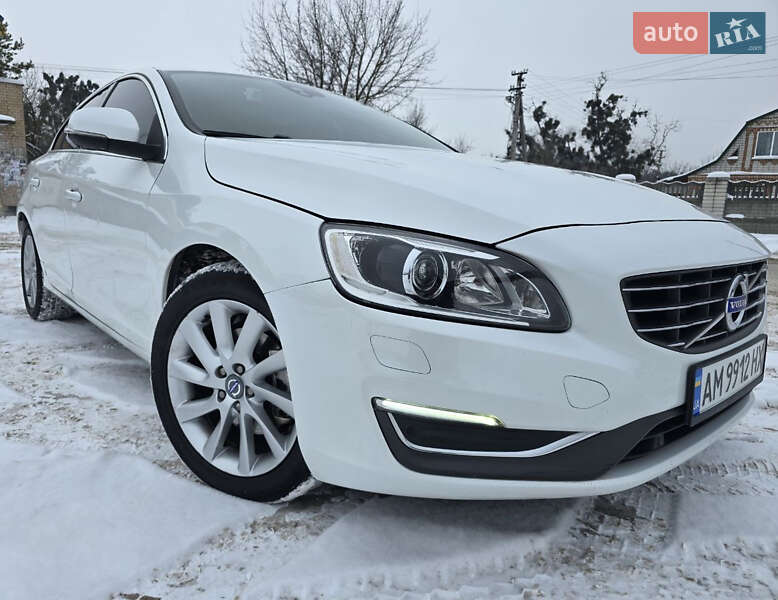 Седан Volvo S60 2015 в Житомире