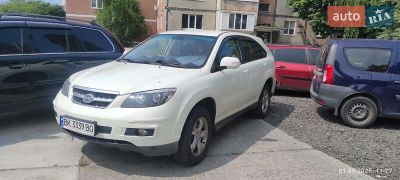Внедорожник / Кроссовер BYD S6 2013 в Вараше
