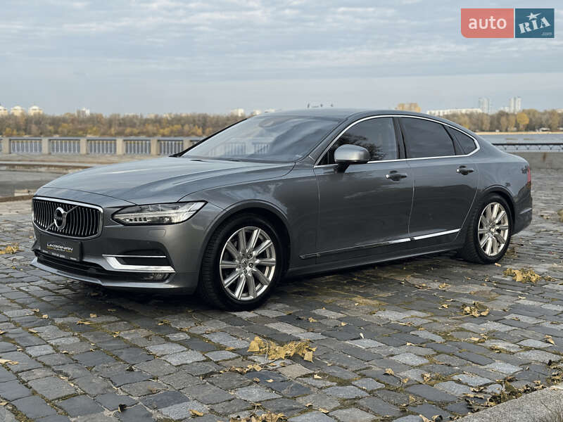 Седан Volvo S90 2019 в Киеве