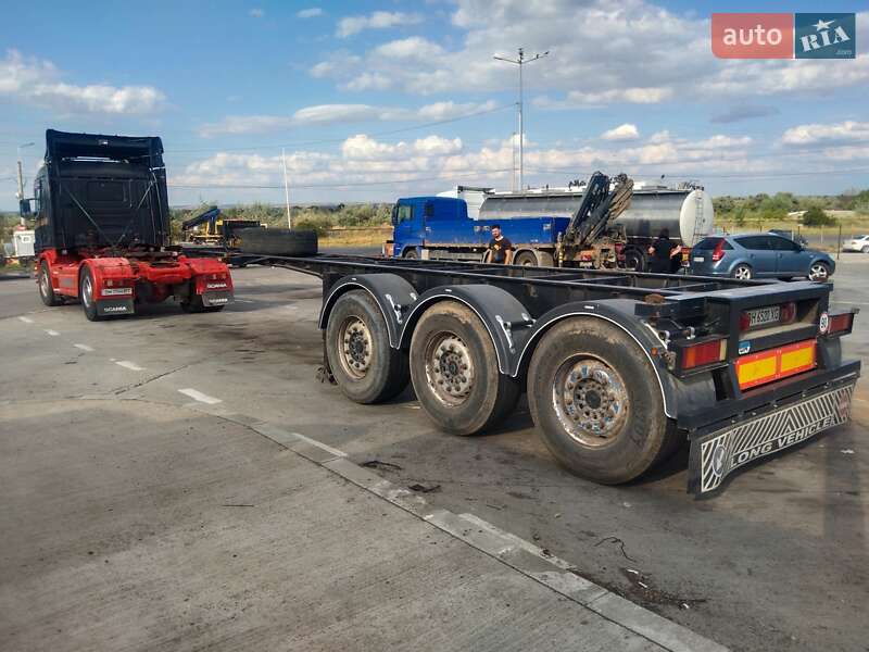 Контейнеровоз полуприцеп Schwarzmuller SAF 2002 в Измаиле