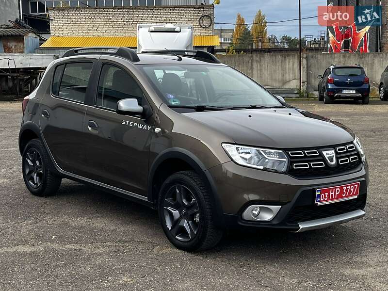 Внедорожник / Кроссовер Renault Sandero StepWay 2017 в Днепре