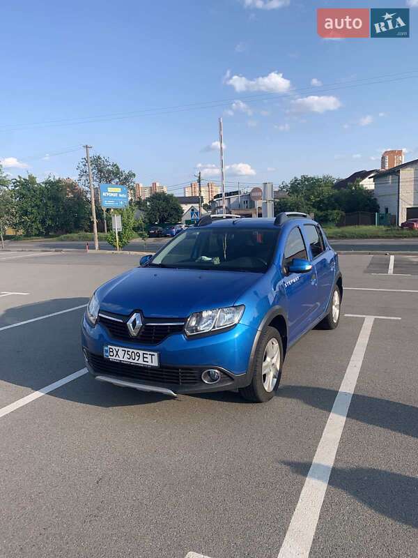 Хэтчбек Renault Sandero 2016 в Киеве