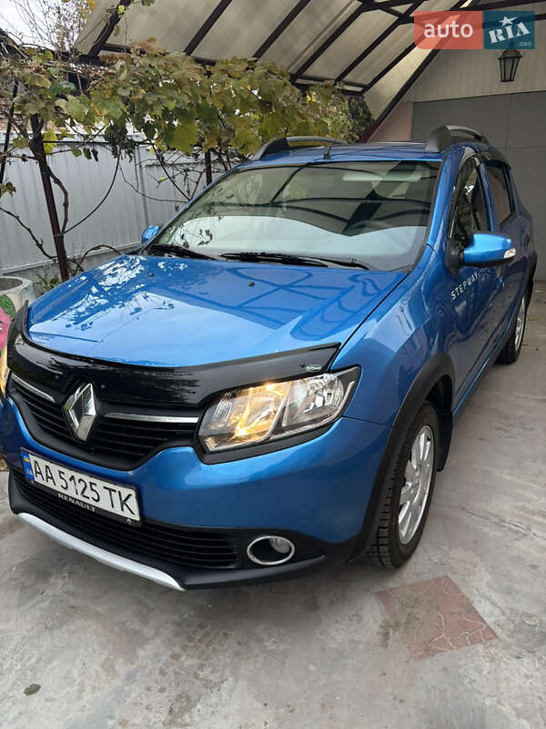 Хэтчбек Renault Sandero 2013 в Киеве Хэтчбек Renault Sandero 2013 в Киеве