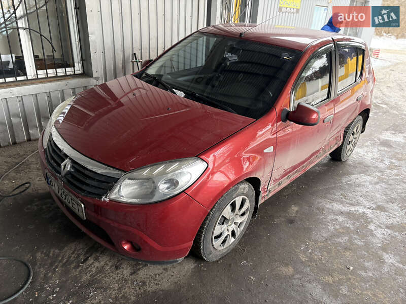 Хэтчбек Renault Sandero 2011 в Полтаве