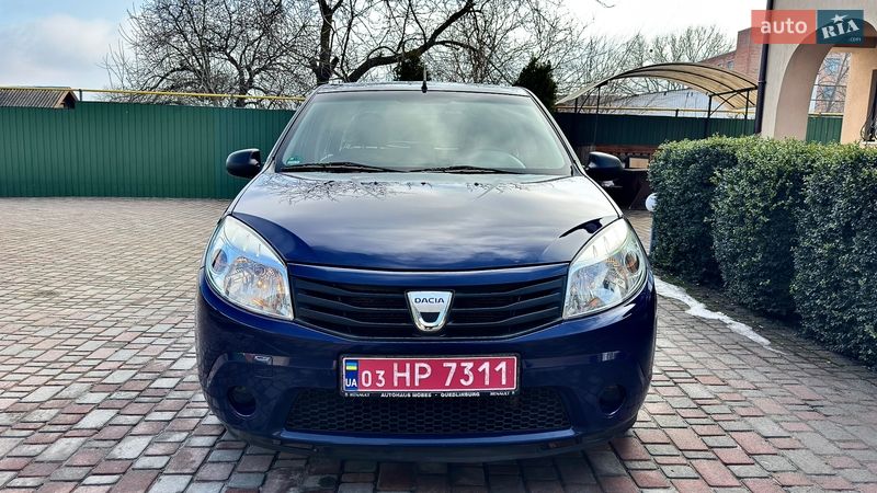 Хэтчбек Dacia Sandero 2009 в Хороле