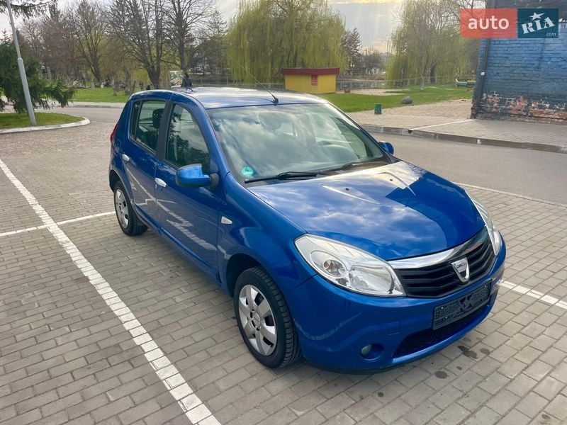 Хетчбек Dacia Sandero 2010 в Луцьку