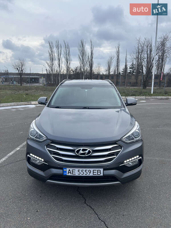 Внедорожник / Кроссовер Hyundai Santa FE 2016 в Кривом Роге