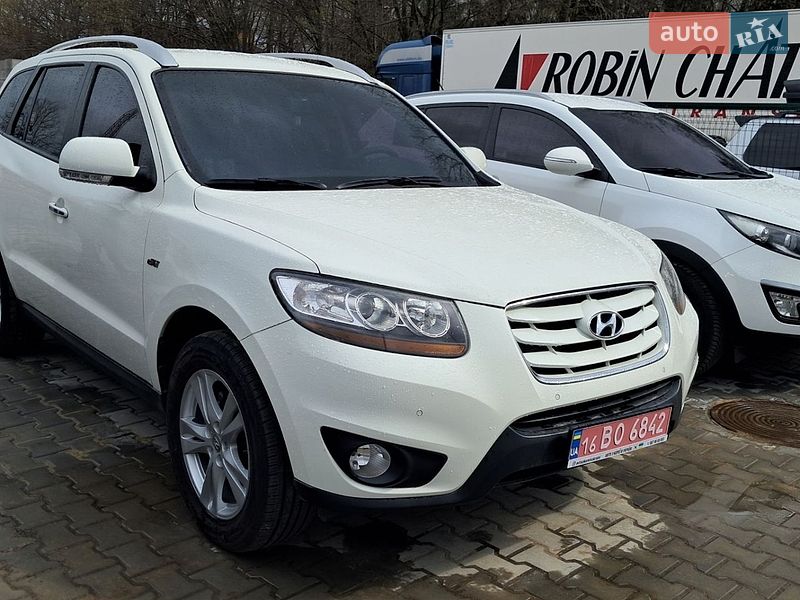 Внедорожник / Кроссовер Hyundai Santa FE 2011 в Киеве