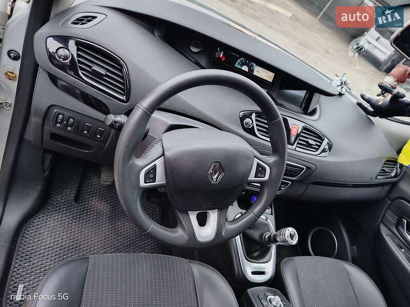 Минивэн Renault Scenic 2011 в Сумах