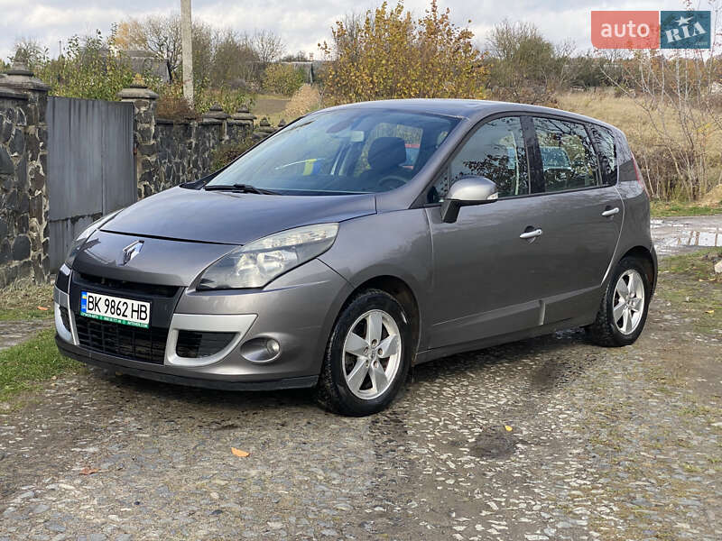 Минивэн Renault Scenic 2011 в Ровно