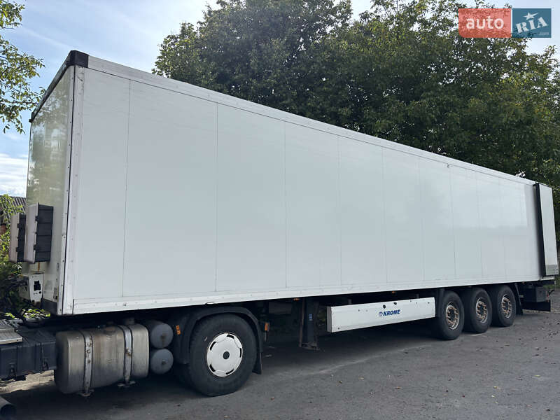 Изотермическая будка Krone SD 2011 в Ровно