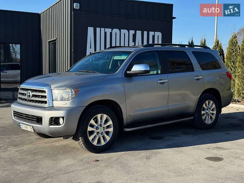 Внедорожник / Кроссовер Toyota Sequoia 2015 в Каменец-Подольском