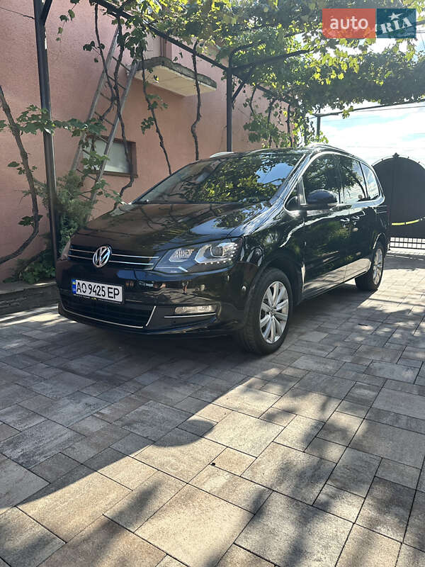 Минивэн Volkswagen Sharan 2014 в Иршаве