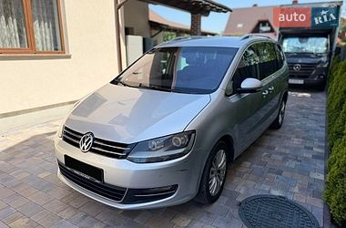 Минивэн Volkswagen Sharan 2012 в Буштыне Минивэн Volkswagen Sharan 2012 в Буштыне