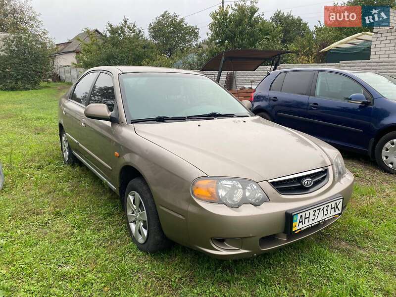 Седан Kia Shuma 2003 в Кременчуге