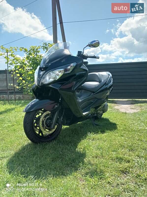 Макси-скутер Suzuki Skywave 400 2007 в Сарнах