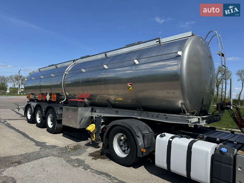 Цистерна полуприцеп Menci SL 2008 в Львове