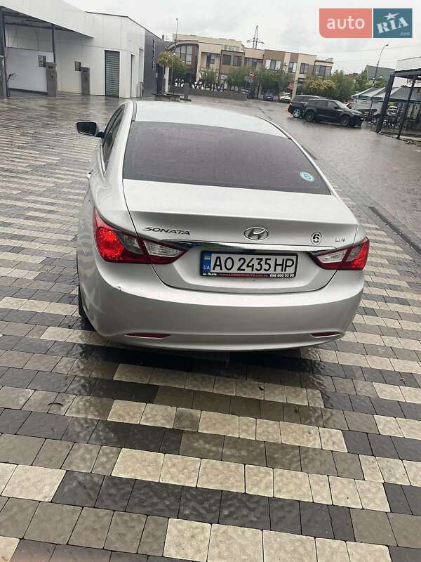 Седан Hyundai Sonata 2015 в Мукачево