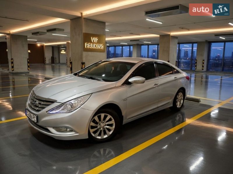 Седан Hyundai Sonata 2012 в Золочеві Седан Hyundai Sonata 2012 в Золочеві