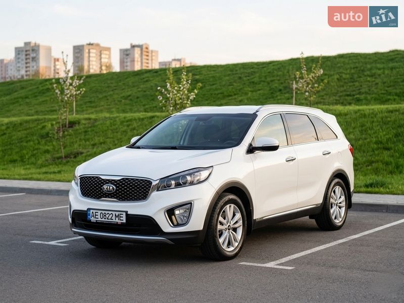 Внедорожник / Кроссовер Kia Sorento 2016 в Пятихатках