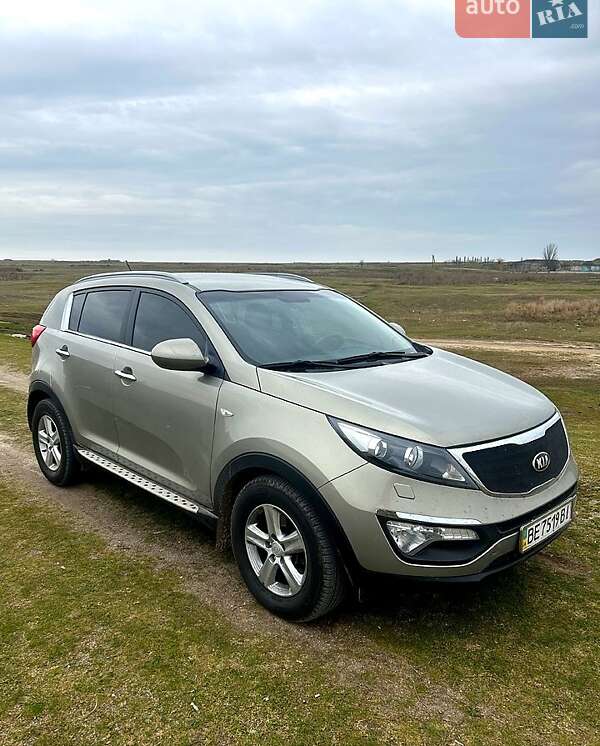 Внедорожник / Кроссовер Kia Sportage 2015 в Николаеве