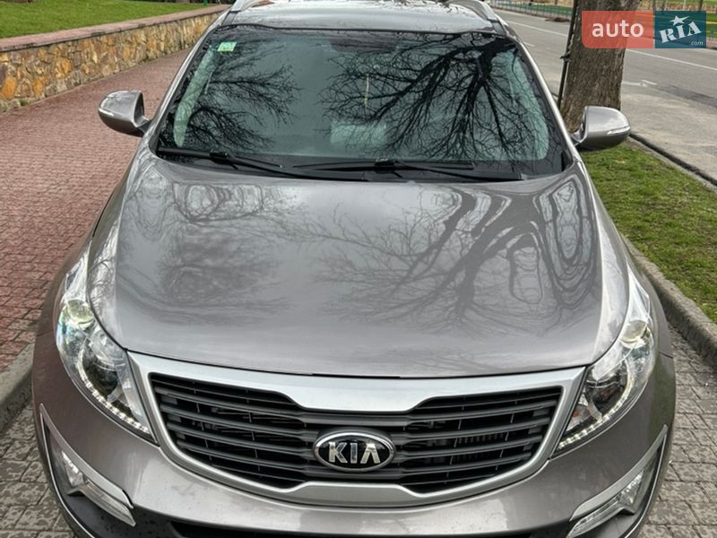 Внедорожник / Кроссовер Kia Sportage 2012 в Могилев-Подольске