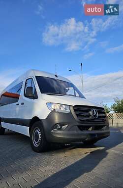 Вантажопасажирський фургон Mercedes-Benz Sprinter 2021 в Чернівцях