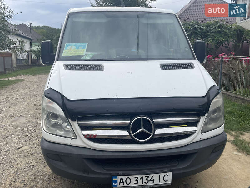 Микроавтобус Mercedes-Benz Sprinter 2011 в Сваляве