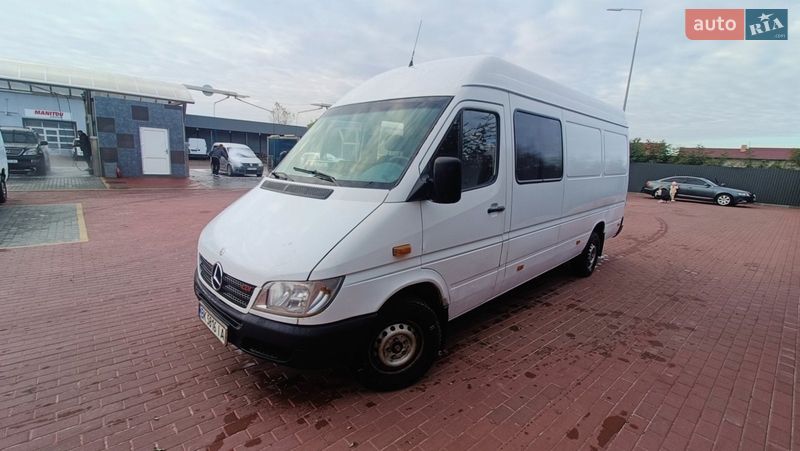 Грузопассажирский фургон Mercedes-Benz Sprinter 2005 в Сарнах