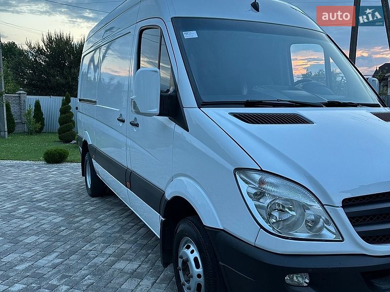 Грузовой фургон Mercedes-Benz Sprinter 2011 в Черновцах