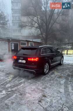 Внедорожник / Кроссовер Audi SQ7 2016 в Полтаве