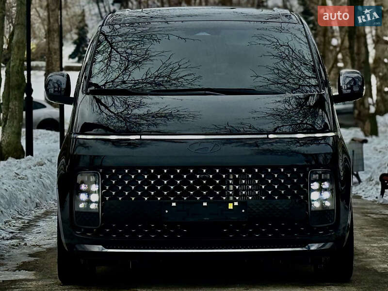 Минивэн Hyundai Staria 2024 в Киеве