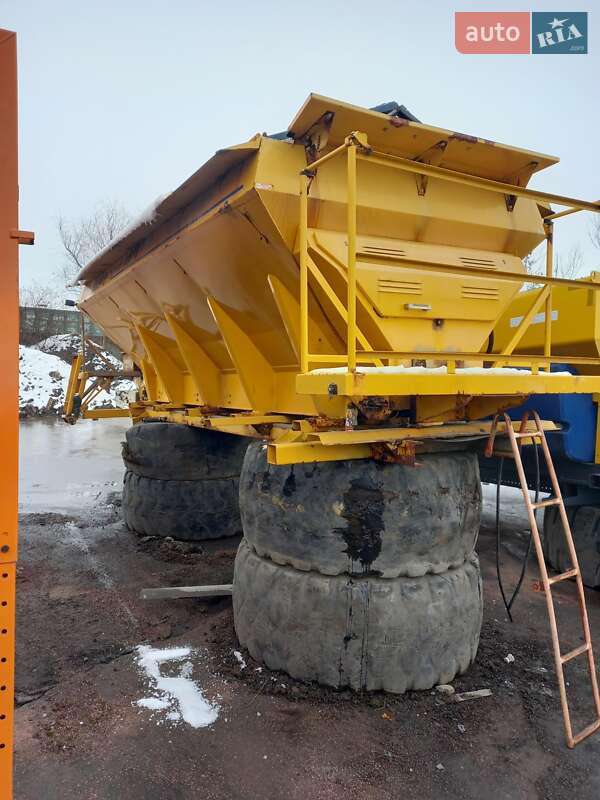 Солеразбрасыватель SCHMIDT Stratos 2010 в Ивано-Франковске