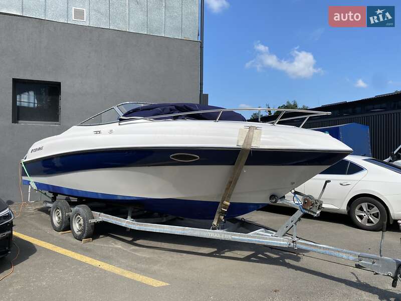 Моторная яхта Four Winns Sundowner 1999 в Киеве Моторная яхта Four Winns Sundowner 1999 в Киеве