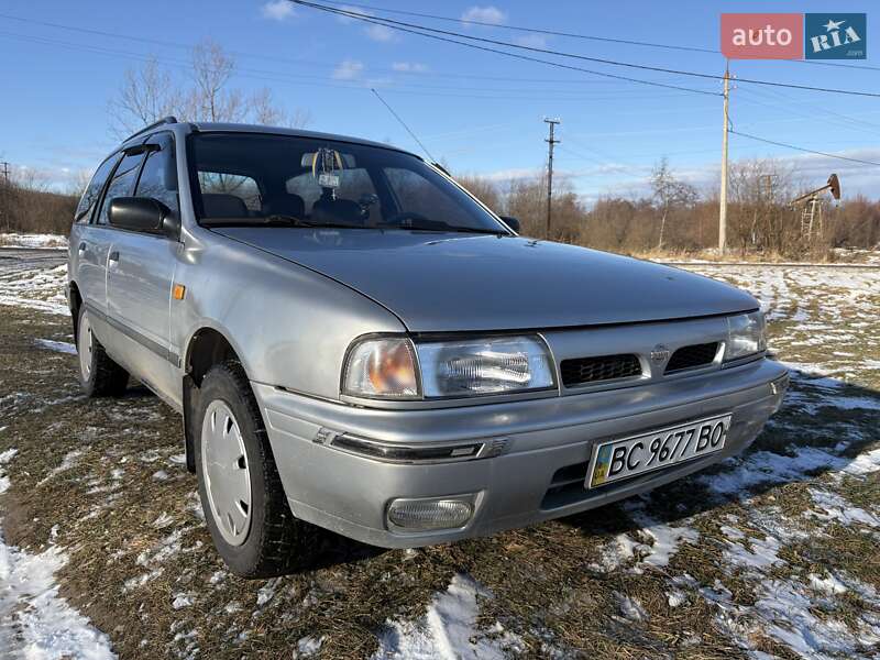 Седан Nissan Sunny 1995 в Бориславе