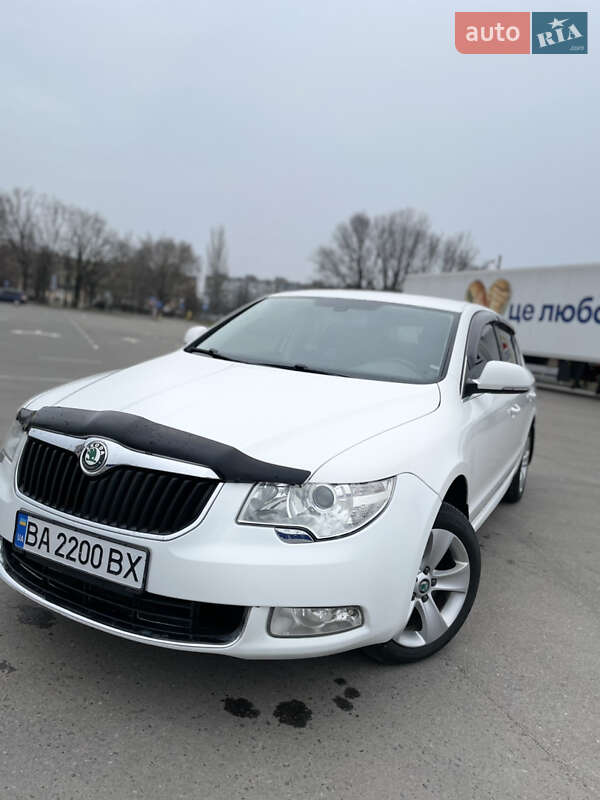 Ліфтбек Skoda Superb 2013 в Кропивницькому