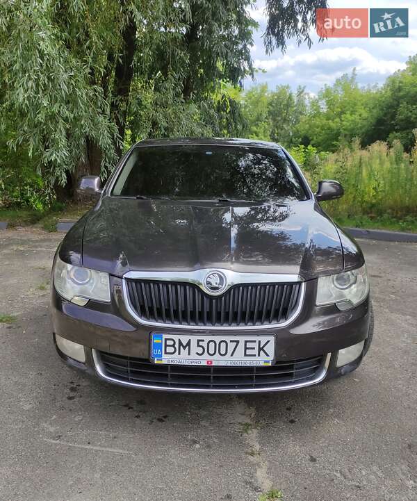 Лифтбек Skoda Superb 2011 в Ромнах
