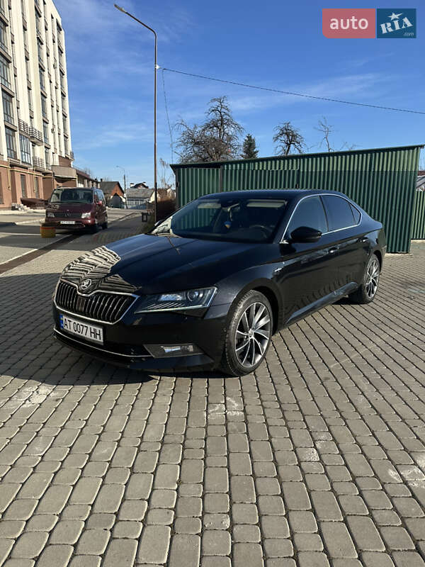 Лифтбек Skoda Superb 2016 в Надворной