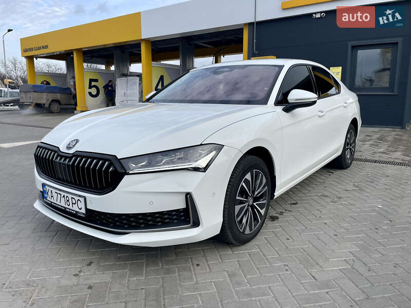 Лифтбек Skoda Superb 2024 в Днепре
