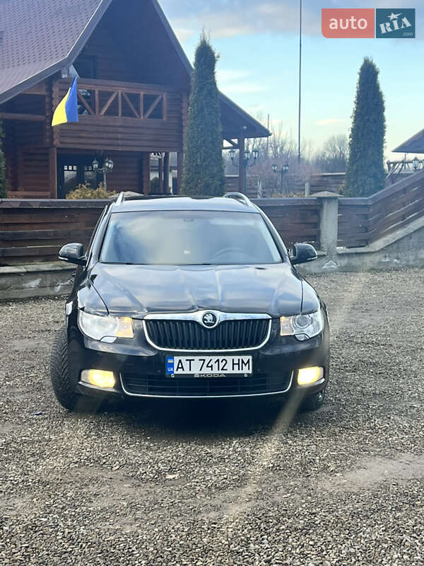 Универсал Skoda Superb 2011 в Сколе