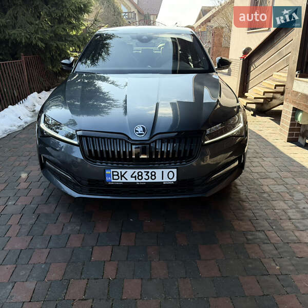 Лифтбек Skoda Superb 2020 в Ровно