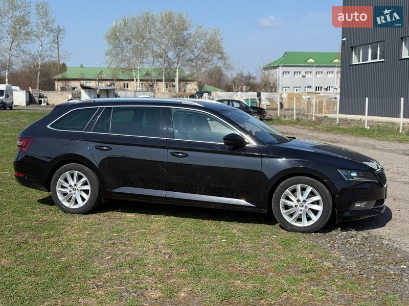 Универсал Skoda Superb 2018 в Нововолынске